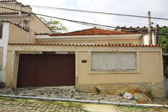 Fachada de casa de condomínio à venda com 3 quartos, 136m² em Taquara, Rio de Janeiro