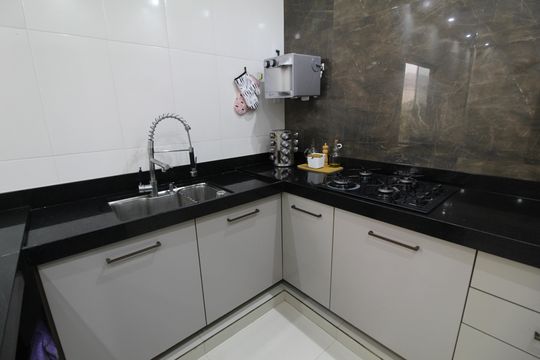 Cozinha de casa de condomínio à venda com 3 quartos, 136m² em Taquara, Rio de Janeiro