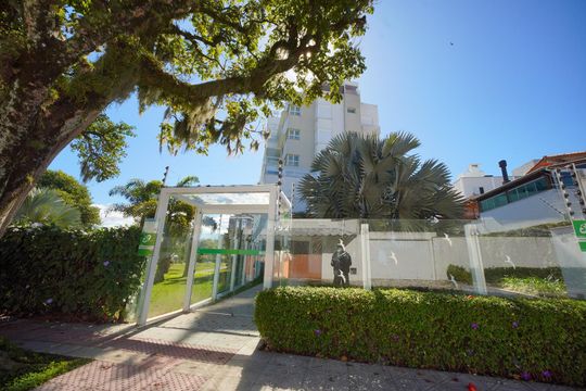 Fachada  de apartamento para alugar com 3 quartos, 115m² em Abraão, Florianópolis