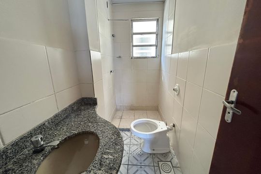 Banheiro da Suíte de apartamento para alugar com 2 quartos, 63m² em Anchieta, Nilópolis