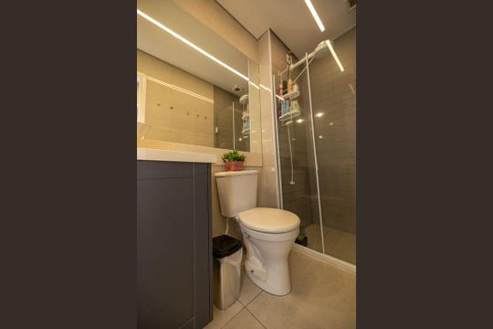 Banheiro de apartamento à venda com 2 quartos, 54m² em Jardim Belval, Barueri