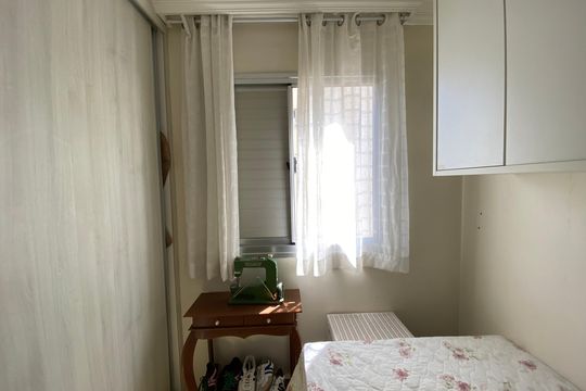 Quarto 2 de apartamento à venda com 2 quartos, 59m² em Conjunto Promorar Raposo Tavares, São Paulo