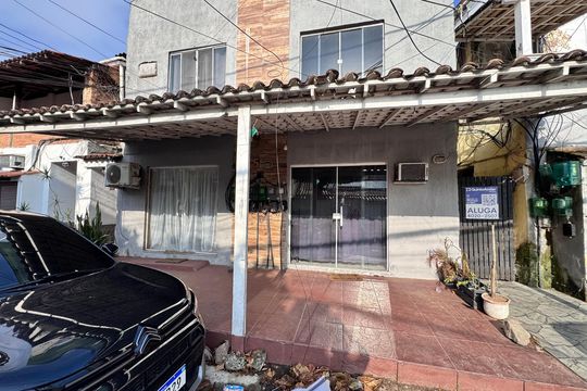 Fachada de casa para alugar com 1 quarto, 40m² em Recreio dos Bandeirantes, Rio de Janeiro