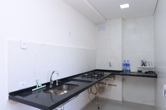 Cozinha de apartamento para alugar com 2 quartos, 35m² em Conjunto Residencial José Bonifácio, São Paulo