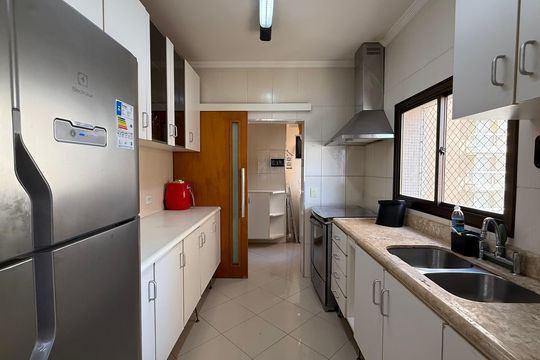 Cozinha de apartamento para alugar com 4 quartos, 166m² em Vila Luis Antonio, Guarujá
