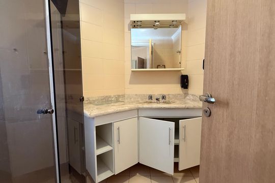 Banheiro Suíte de apartamento para alugar com 4 quartos, 166m² em Vila Luis Antonio, Guarujá