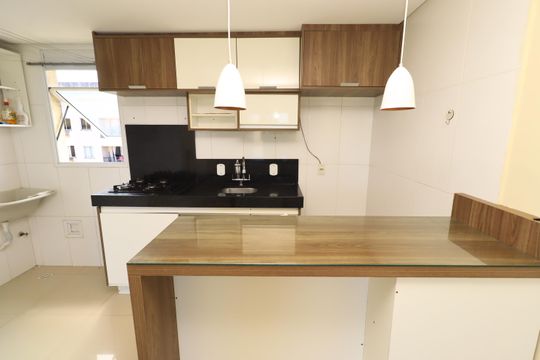 Cozinha de apartamento para alugar com 2 quartos, 49m² em Jardim das Margaridas, Salvador