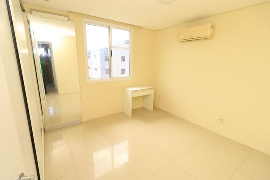 Quarto 1 de apartamento para alugar com 2 quartos, 49m² em Jardim das Margaridas, Salvador