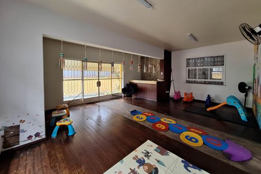 Sala de casa para alugar com 4 quartos, 280m² em Vital Brasil, Niterói
