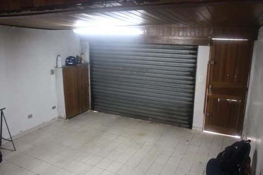 Garagem de casa à venda com 2 quartos, 125m² em Vila Boa Vista, São Caetano do Sul