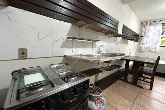 Studio  de kitnet/studio para alugar com 1 quarto, 30m² em Córrego Grande, Florianópolis