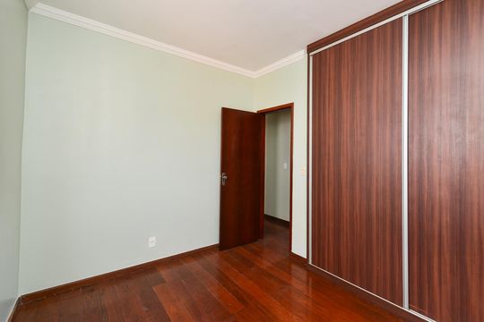 Quarto 1 de apartamento para alugar com 3 quartos, 60m² em Santa Tereza, Belo Horizonte