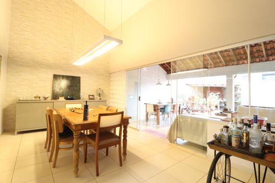 Sala de Jantar de casa para alugar com 4 quartos, 250m² em Cazeca, Uberlândia