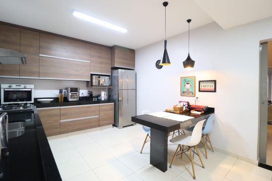 Cozinha de casa para alugar com 4 quartos, 250m² em Cazeca, Uberlândia