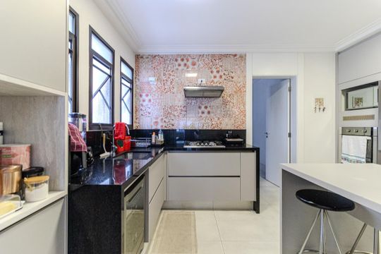Cozinha de apartamento à venda com 3 quartos, 149m² em Higienópolis, São Paulo