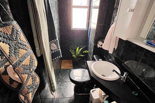 Banheiro  de apartamento à venda com 3 quartos, 52m² em Fernão Dias, Belo Horizonte