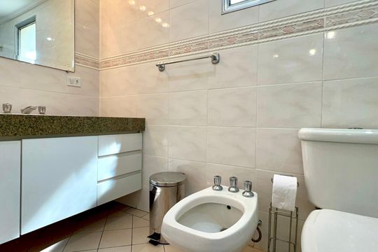 Banheiro da Suíte de apartamento à venda com 4 quartos, 212m² em Jardim Europa, São Paulo