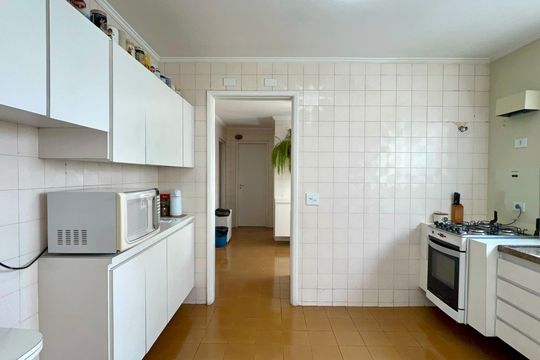 Cozinha de apartamento à venda com 4 quartos, 212m² em Jardim Europa, São Paulo