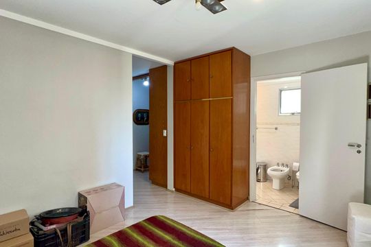 Suite de apartamento à venda com 4 quartos, 212m² em Jardim Europa, São Paulo