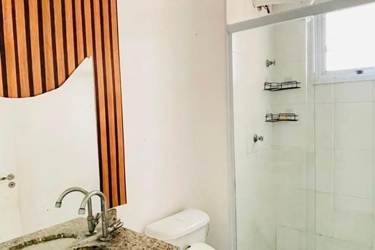 Banheiro de apartamento para alugar com 2 quartos, 49m² em Jardim Isis, Cotia