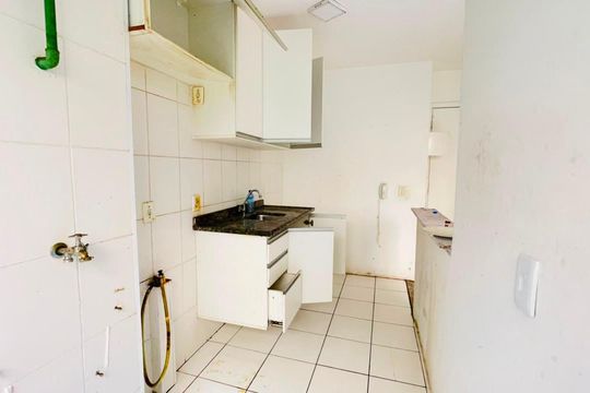 Cozinha e área de serviço de apartamento para alugar com 2 quartos, 49m² em Jardim Isis, Cotia