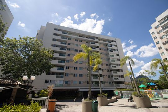 Fachada de apartamento para alugar com 2 quartos, 63m² em Barra Olímpica, Rio de Janeiro