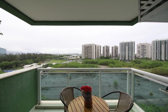 Sala - Varanda de apartamento para alugar com 2 quartos, 63m² em Barra Olímpica, Rio de Janeiro