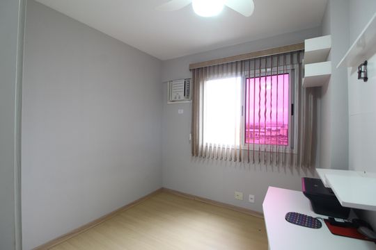Quarto 1 de apartamento para alugar com 2 quartos, 63m² em Barra Olímpica, Rio de Janeiro