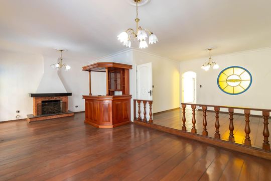 Casa para alugar com 5 quartos, 590m² em Jardim São Paulo, São Paulo