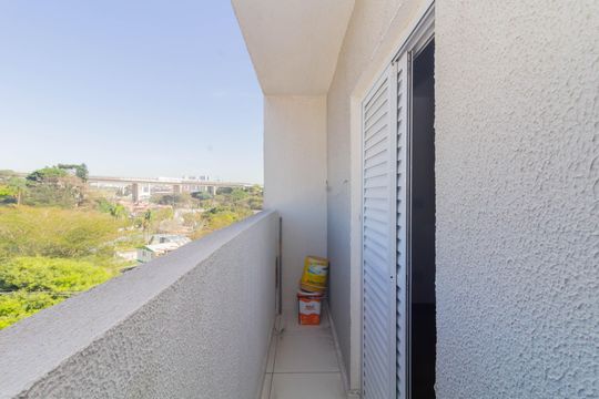 Sacada de apartamento à venda com 2 quartos, 50m² em Vila Carmosina, São Paulo