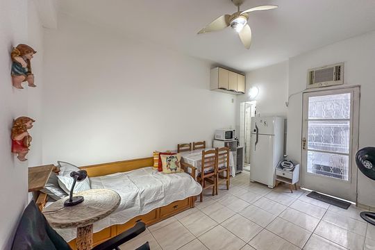 Kitnet/Studio para alugar com 1 quarto, 27m² em Catete, Rio de Janeiro