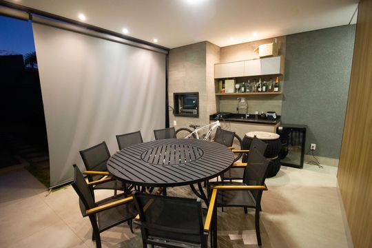 Casa de Condomínio para alugar com 3 quartos, 200m² em Conjunto 4, Brasília