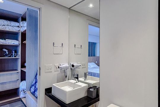 Banheiro de kitnet/studio para alugar com 1 quarto, 36m² em Cidade Mãe do Céu, São Paulo