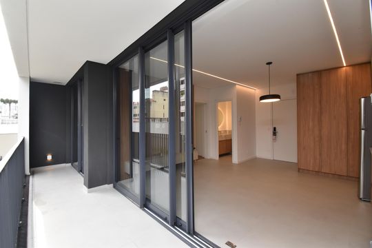Sacada de kitnet/studio para alugar com 1 quarto, 53m² em Centro, Curitiba