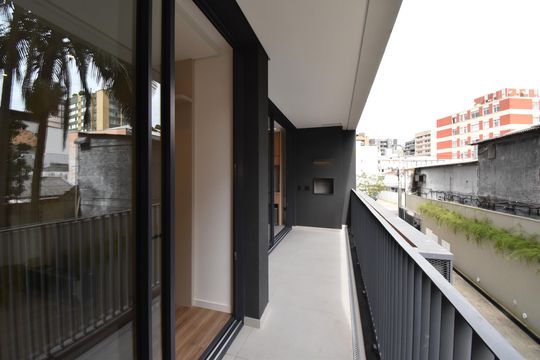 Sacada de kitnet/studio para alugar com 1 quarto, 53m² em Centro, Curitiba