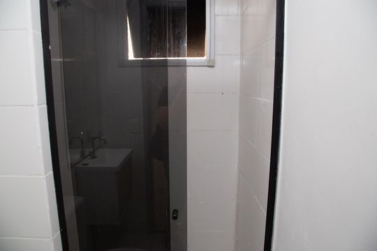 Banheiro social de apartamento para alugar com 2 quartos, 65m² em Jardim Monte Serrat, Aparecida de Goiânia