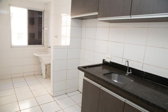 Cozinha de apartamento para alugar com 2 quartos, 65m² em Jardim Monte Serrat, Aparecida de Goiânia