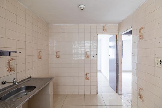 Cozinha de apartamento à venda com 2 quartos, 47m² em Cidade Tiradentes, São Paulo