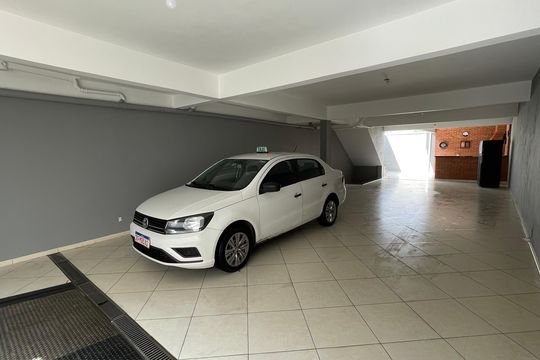 Garagem de casa à venda com 3 quartos, 240m² em Jardim das Vertentes, São Paulo