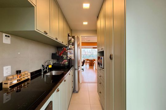 Cozinha de apartamento à venda com 2 quartos, 73m² em Brooklin, São Paulo