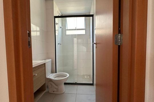 Banheiro de apartamento para alugar com 2 quartos, 41m² em Restinga, Porto Alegre