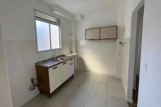 Cozinha de apartamento para alugar com 2 quartos, 41m² em Restinga, Porto Alegre