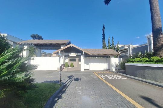Área externa de casa de condomínio para alugar com 4 quartos, 637m² em Cascatinha, Curitiba