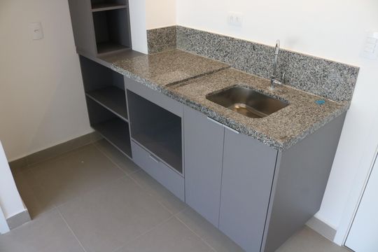 Cozinha de apartamento para alugar com 1 quarto, 29m² em Pompeia, São Paulo
