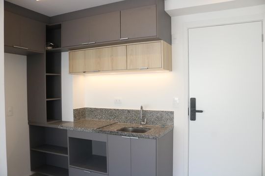 Cozinha de apartamento para alugar com 1 quarto, 29m² em Pompeia, São Paulo
