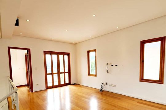 Quarto de casa de condomínio à venda com 4 quartos, 375m² em Suru, Barueri