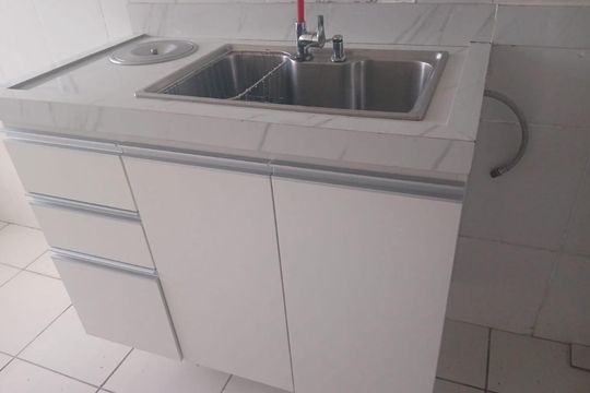 Cozinha de apartamento para alugar com 2 quartos, 56m² em Bangu, Rio de Janeiro