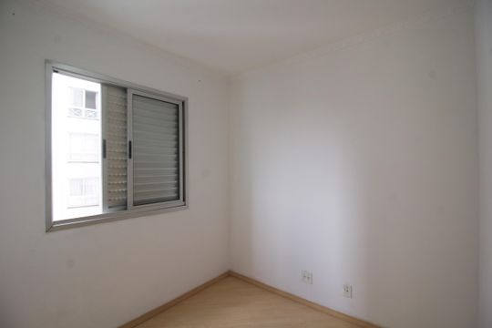 Quarto 2 de apartamento para alugar com 2 quartos, 45m² em Vila Cruz das Almas, São Paulo