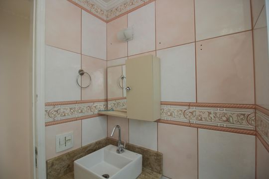Banheiro de apartamento para alugar com 2 quartos, 45m² em Vila Cruz das Almas, São Paulo