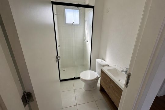 Banheiro de apartamento para alugar com 2 quartos, 41m² em Morro Santana, Porto Alegre